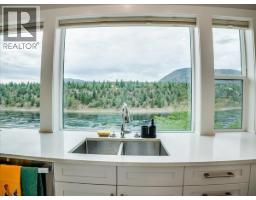 8305 Old Waneta Road, Trail, BC V1R4W9 Photo 15