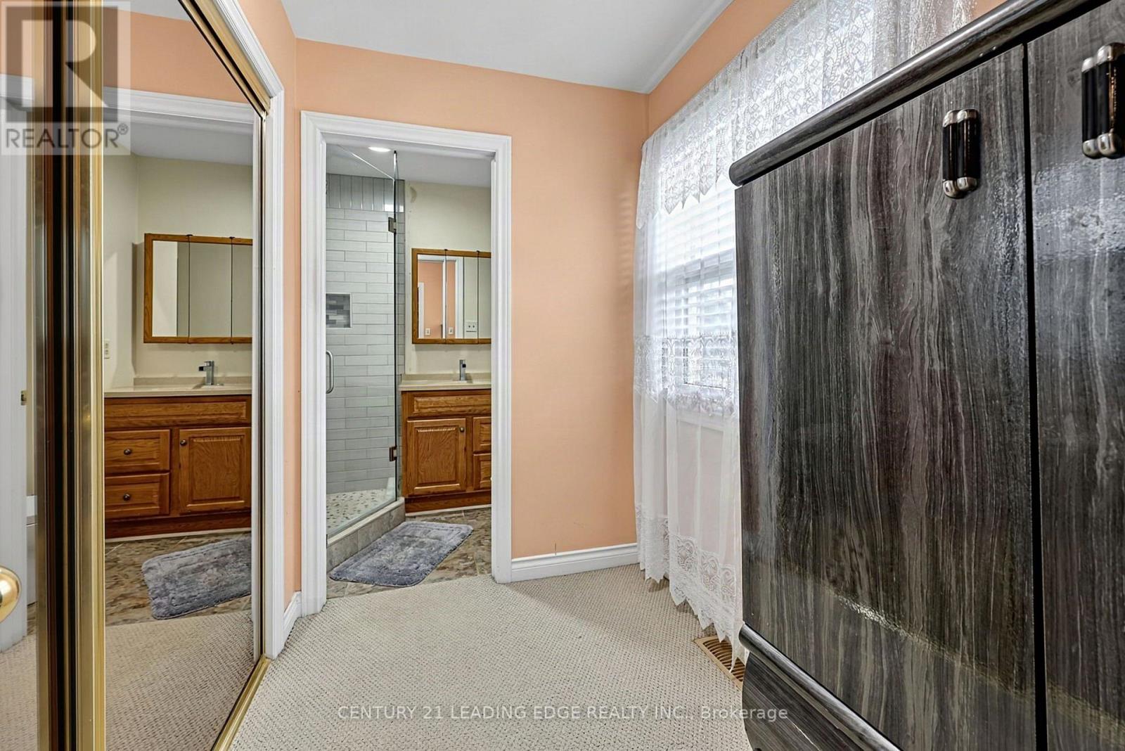48 BROADVIEW AVENUE - Image 25
