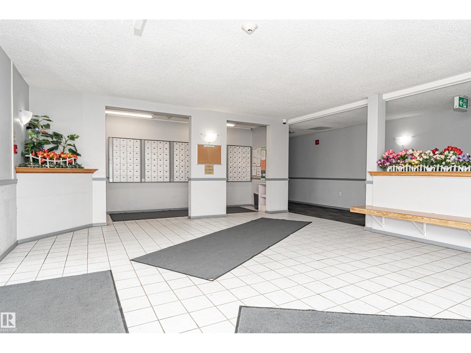 #315 9620 174 ST NW - 52