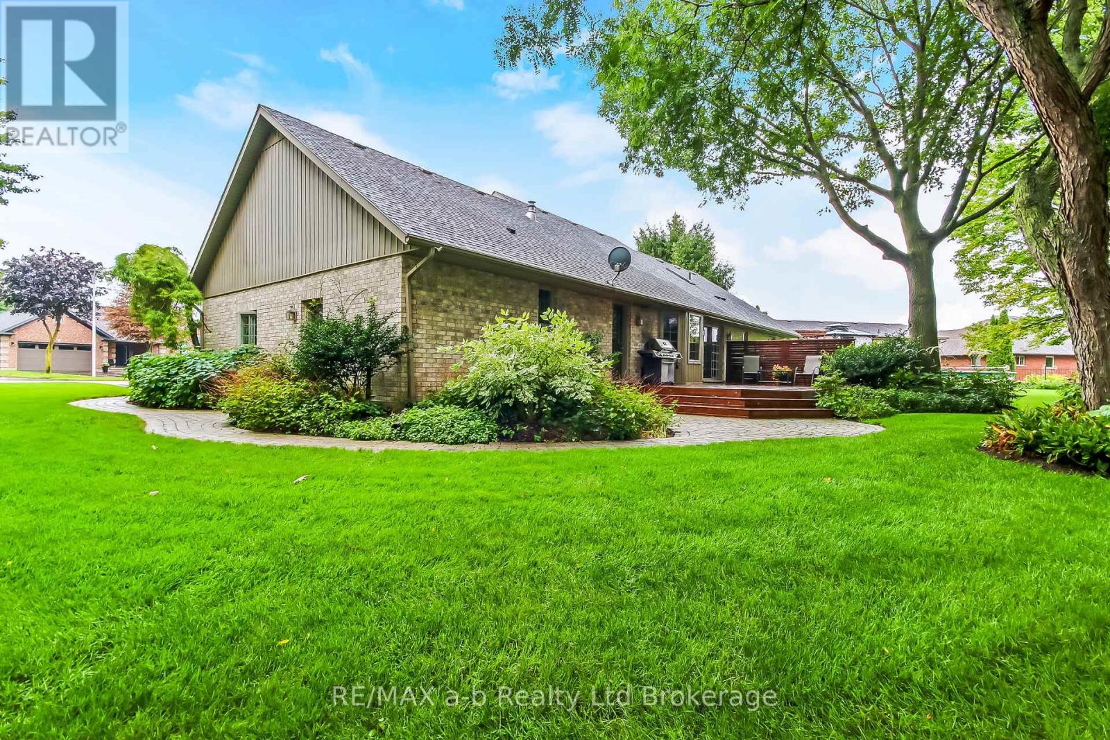 4 OTTERVIEW DRIVE - 5