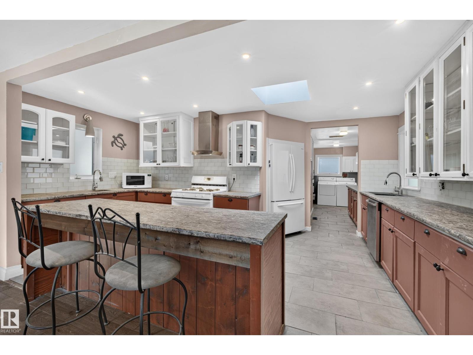11603 72 AV NW - 13