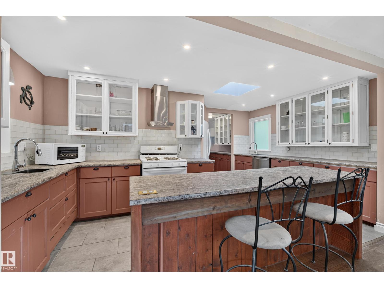 11603 72 AV NW - 14