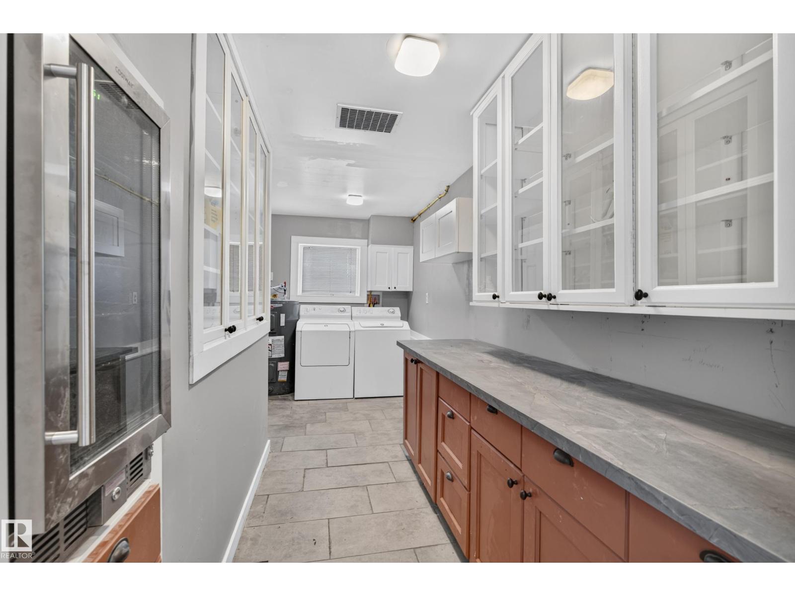 11603 72 AV NW - 17