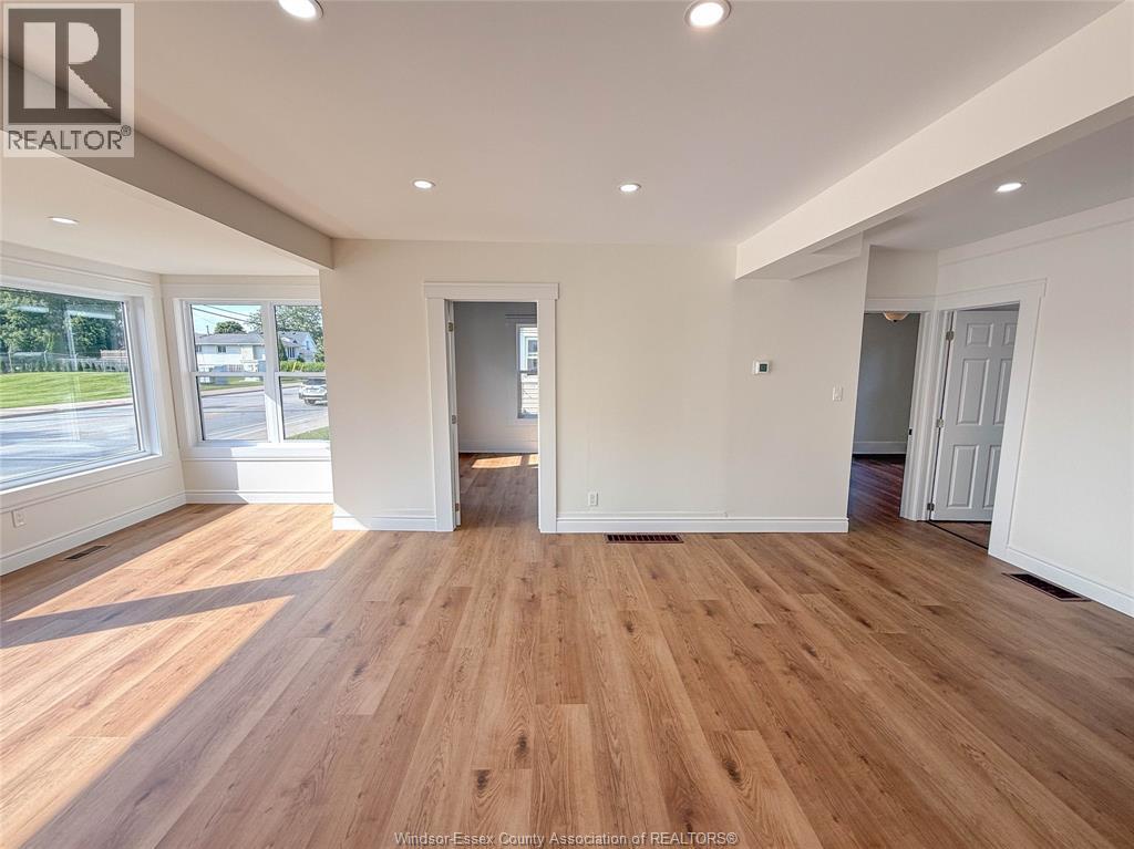 212 ERIE STREET North - Image 10