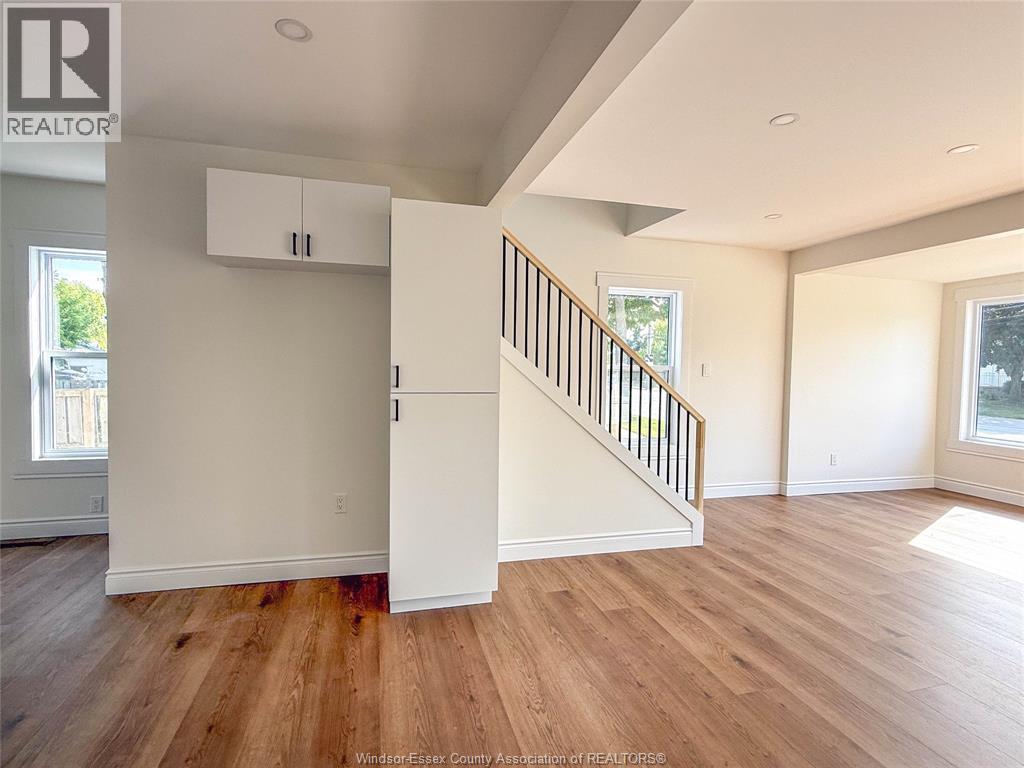 212 ERIE STREET North - 11