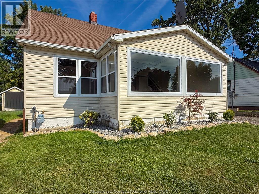 212 ERIE STREET North - 2