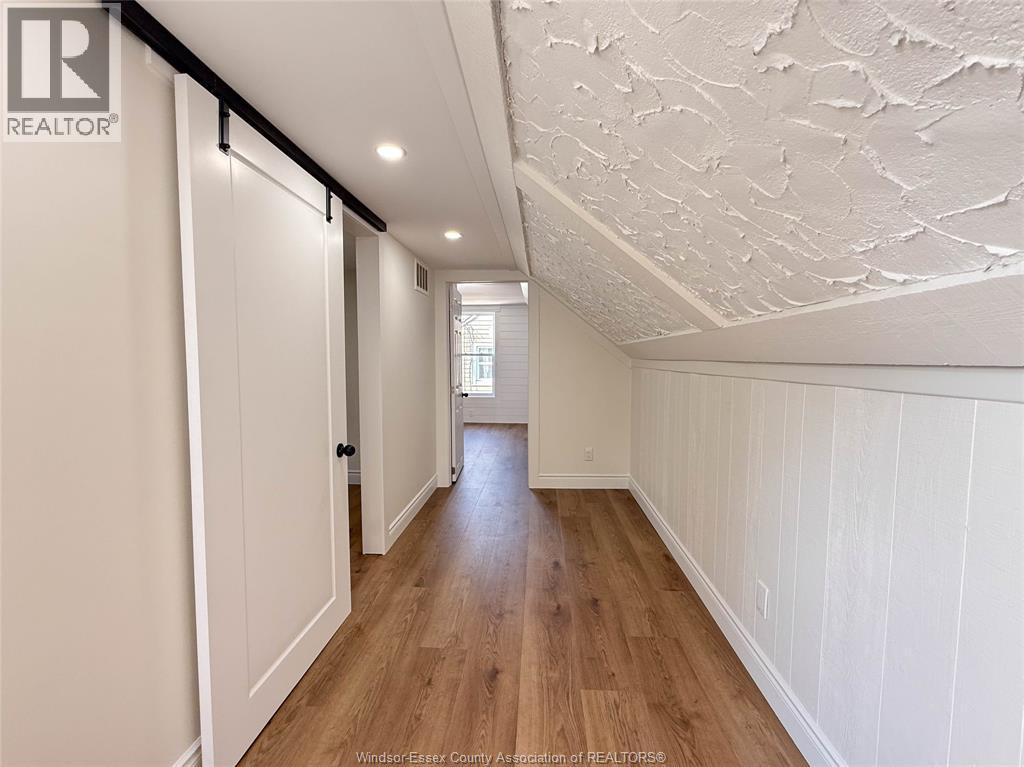 212 ERIE STREET North - Image 23