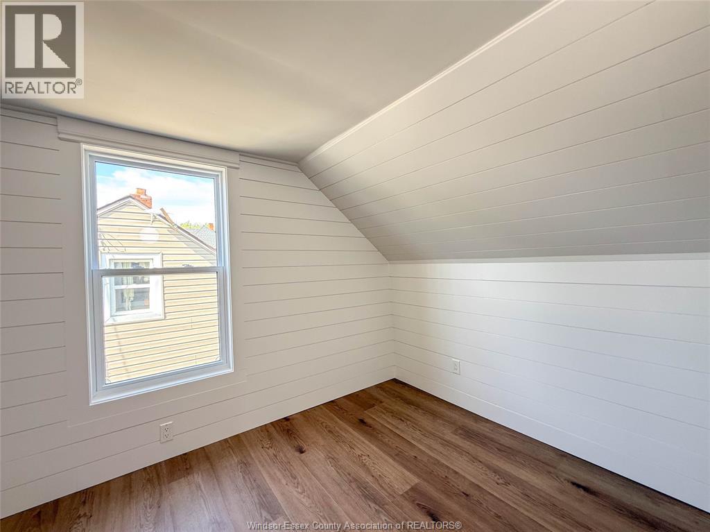 212 ERIE STREET North - Image 30