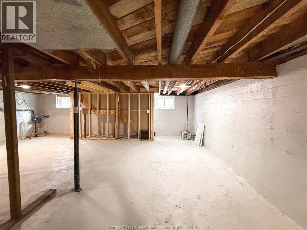 212 ERIE STREET North - Image 32