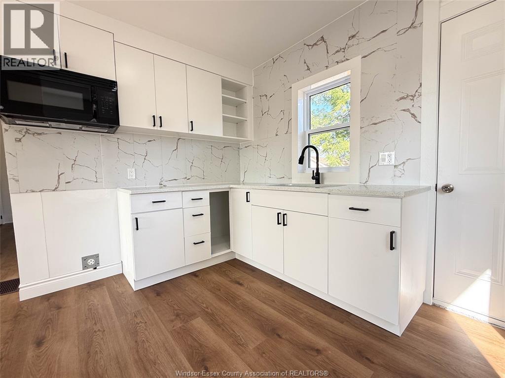 212 ERIE STREET North - Image 4