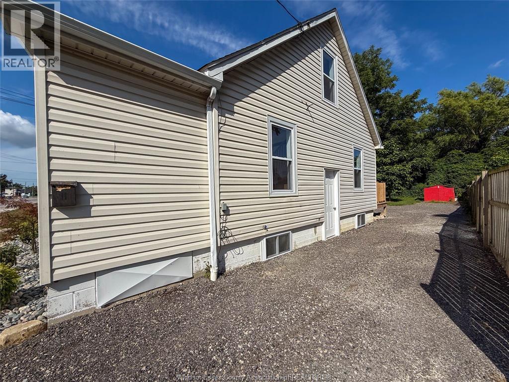 212 ERIE STREET North - 43