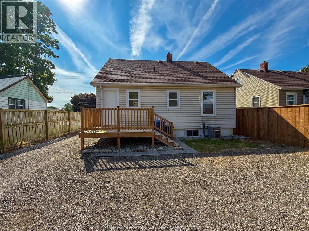 212 ERIE STREET North - Image 45