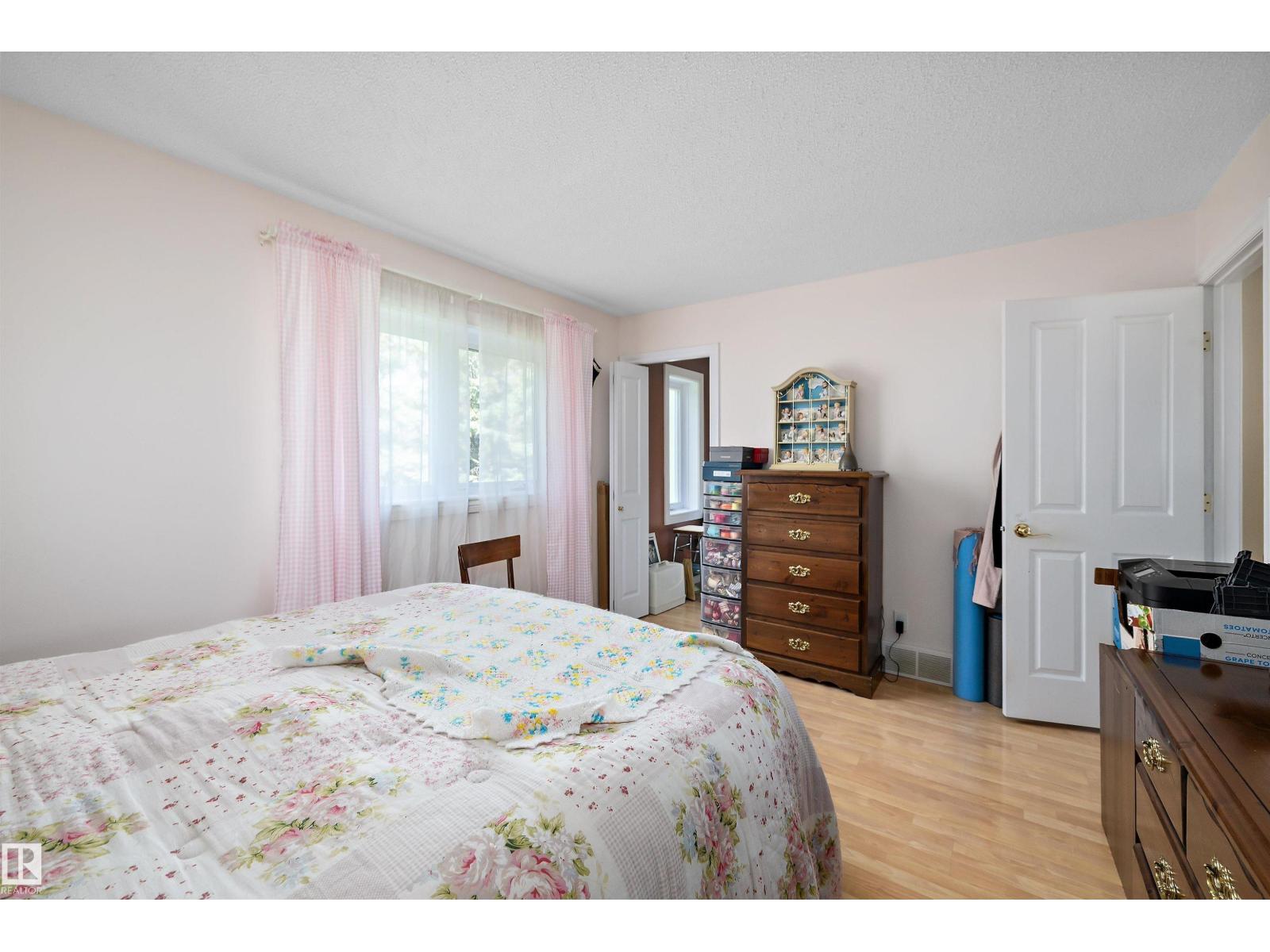 5 WESTWOOD PL - 35