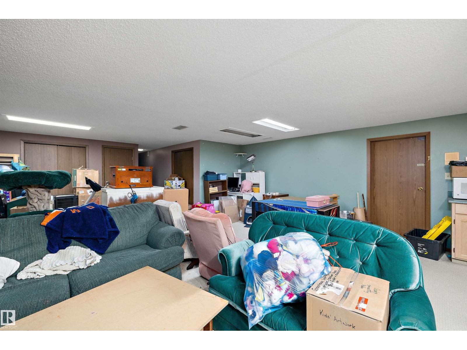 5 WESTWOOD PL - 42