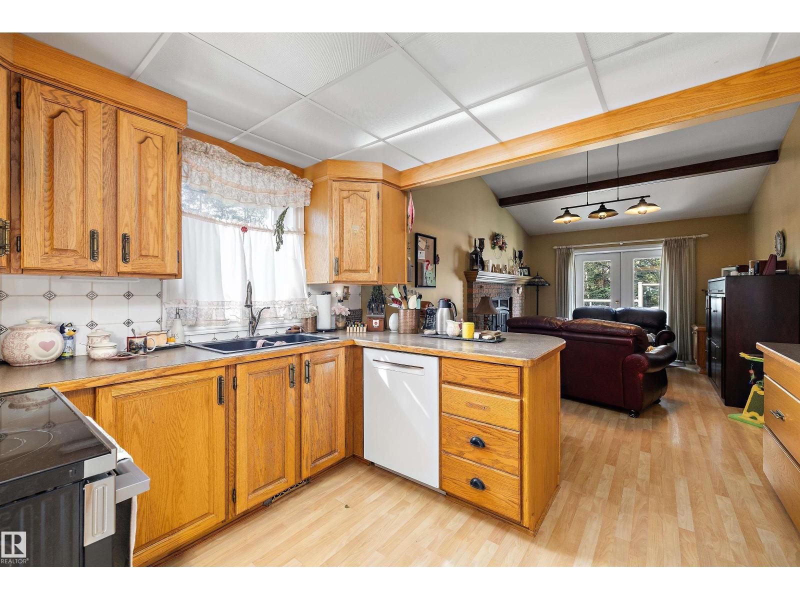 5 WESTWOOD PL - 20