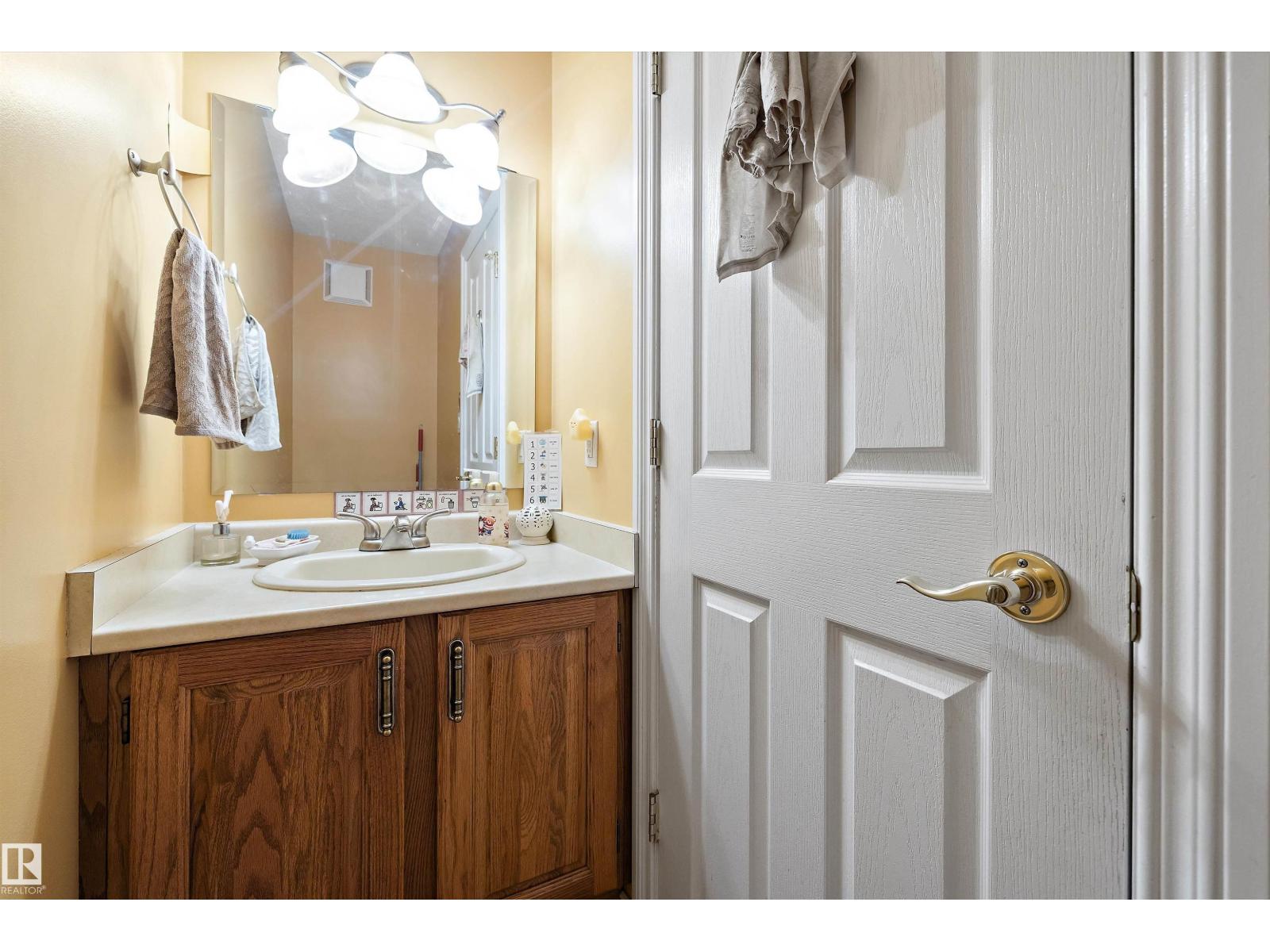 5 WESTWOOD PL - 27