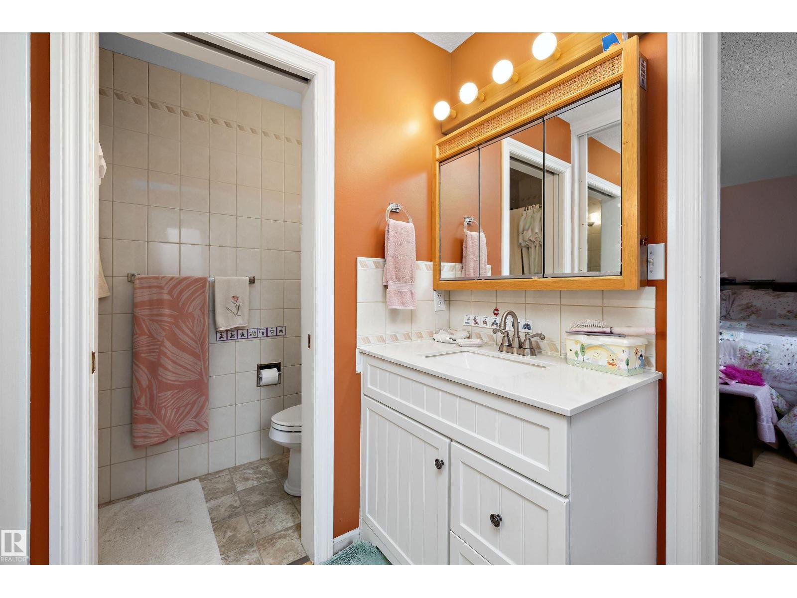 5 WESTWOOD PL - 37