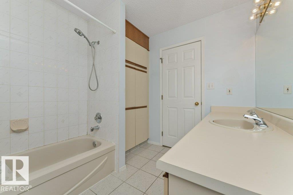4908 43 AV NW - 37