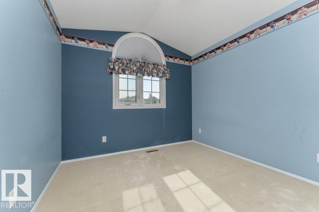 4908 43 AV NW - 32