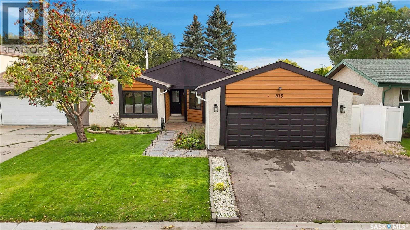 875 Seymour CRESCENT - 3