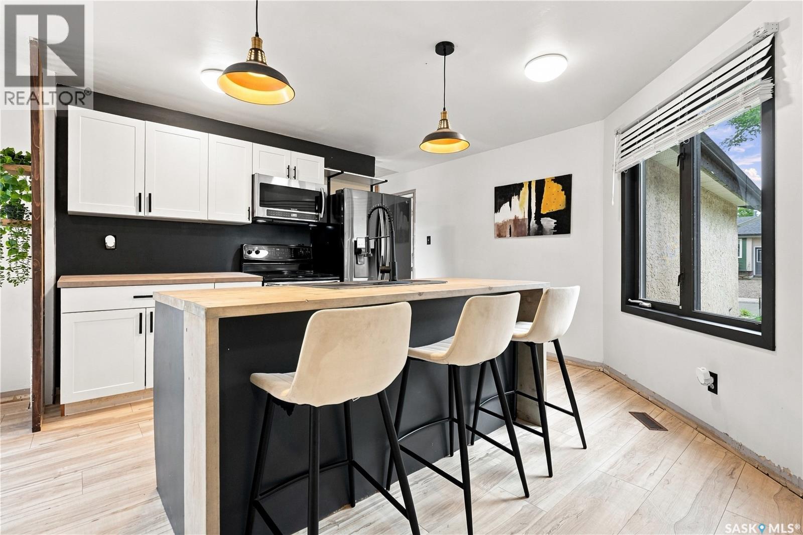 875 Seymour CRESCENT - 6