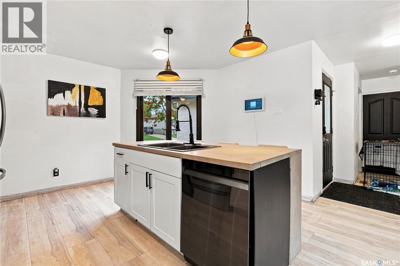 875 Seymour CRESCENT - 8