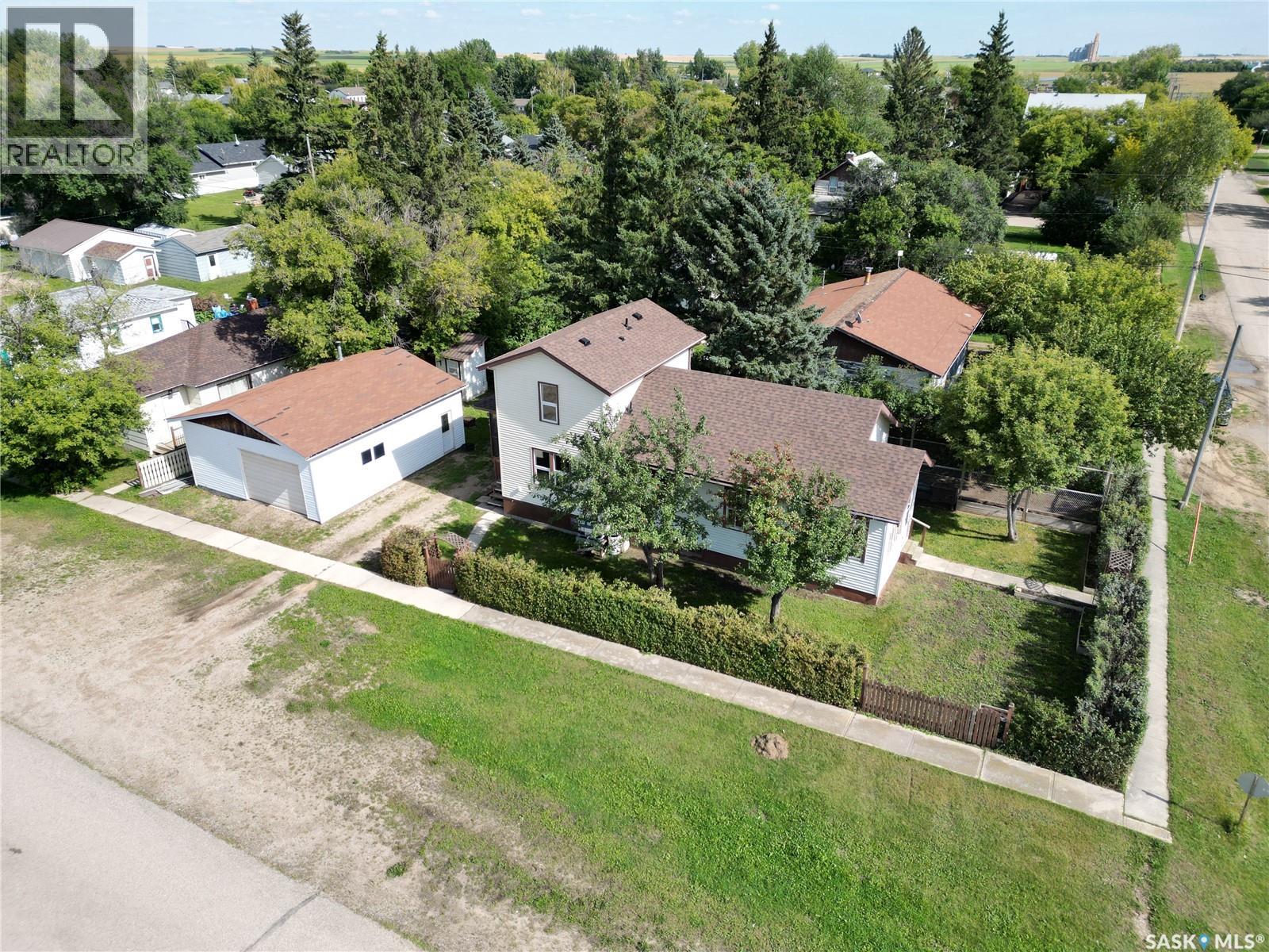 601 Butte AVENUE, Colonsay Saskatchewan — photo 2