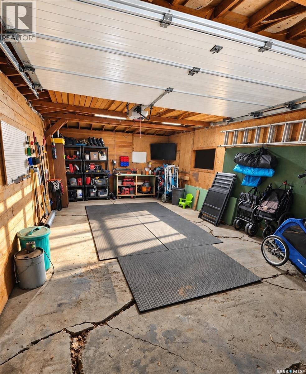 724 Horace STREET photo 23
