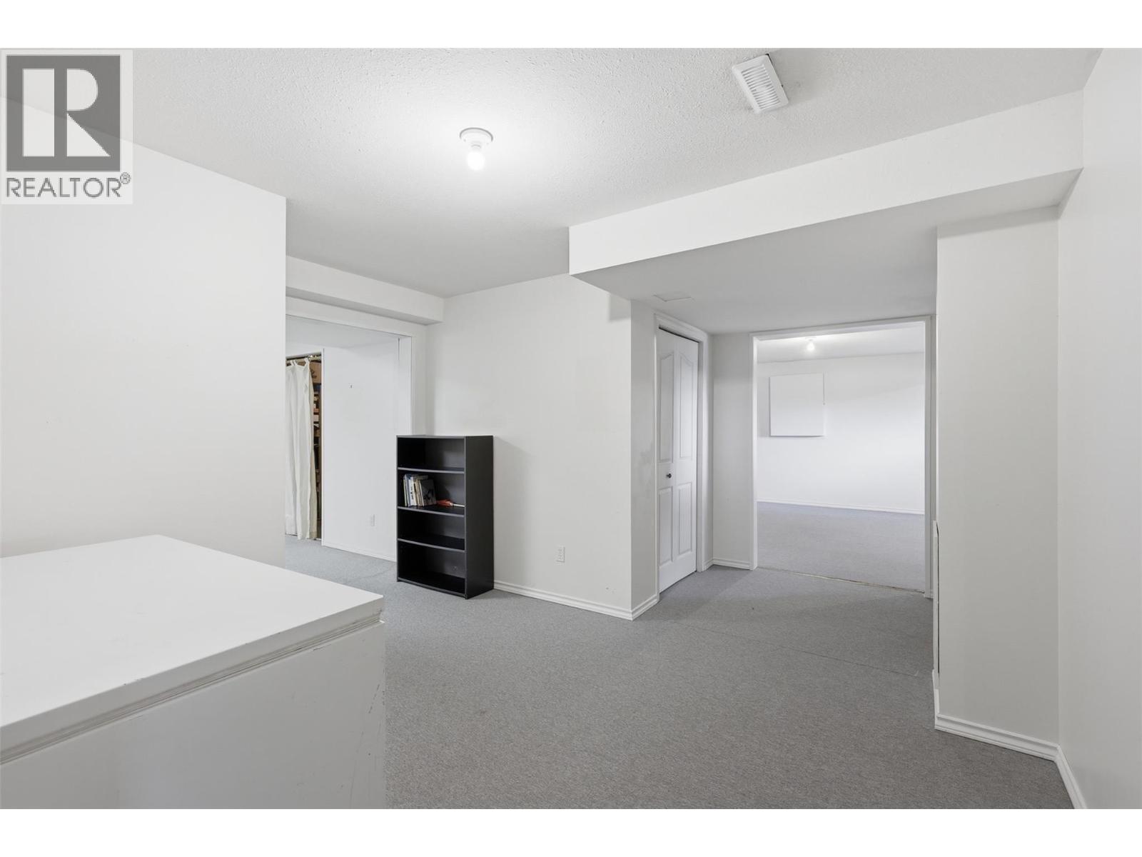 611 ROBSON Drive - 55