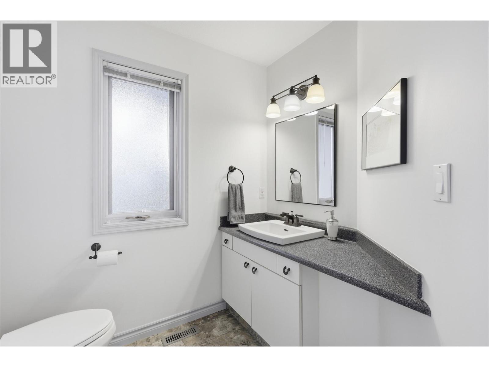 611 ROBSON Drive - 34