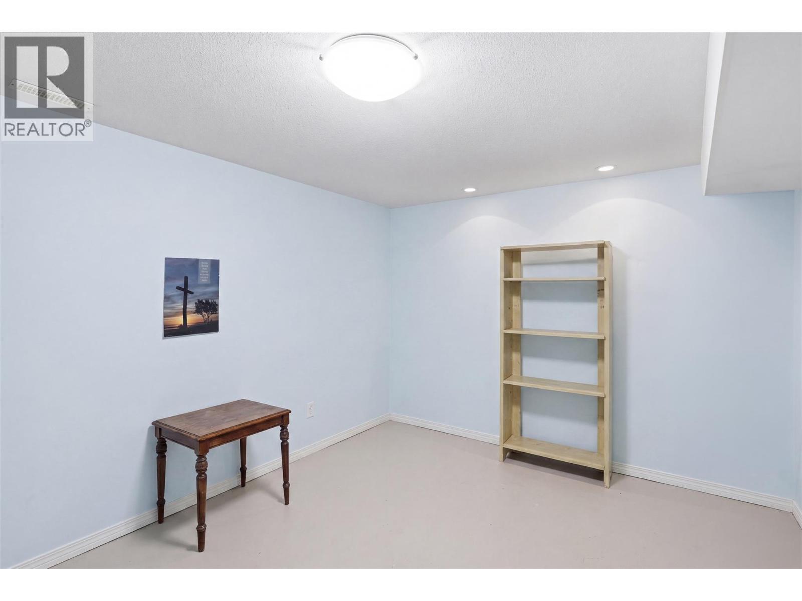 #16 1836 Greenfield Avenue - 33