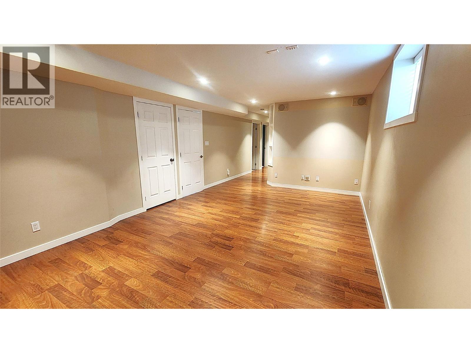 #16 1836 Greenfield Avenue - 61