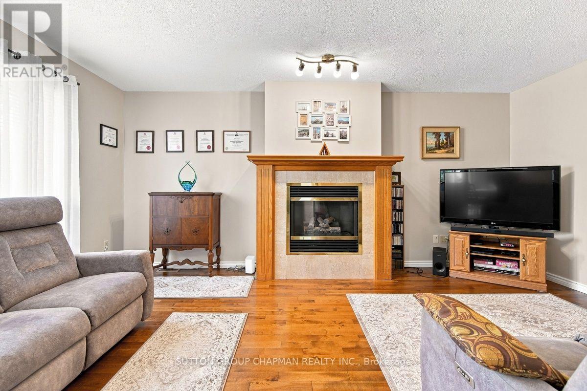 115 GERALD CRESCENT - 15