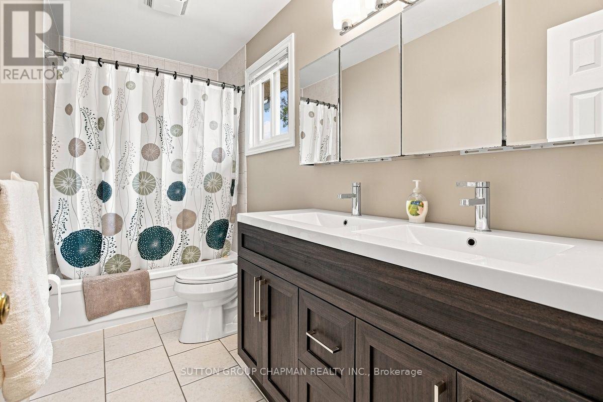 115 GERALD CRESCENT - 25