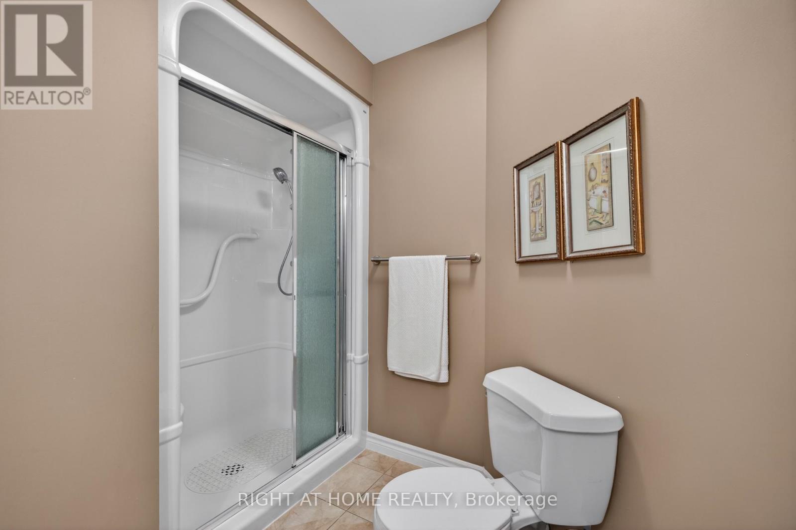 #21 2100 DENVIEW AVENUE - 16