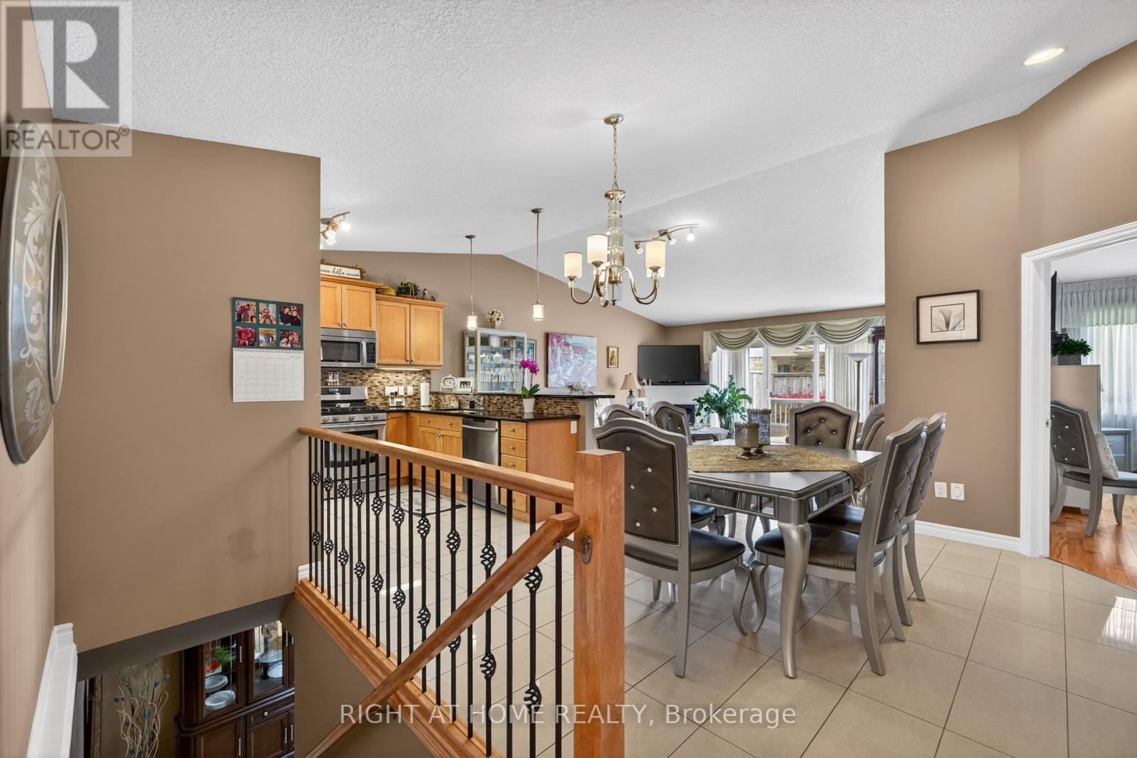#21 2100 DENVIEW AVENUE - Image 17