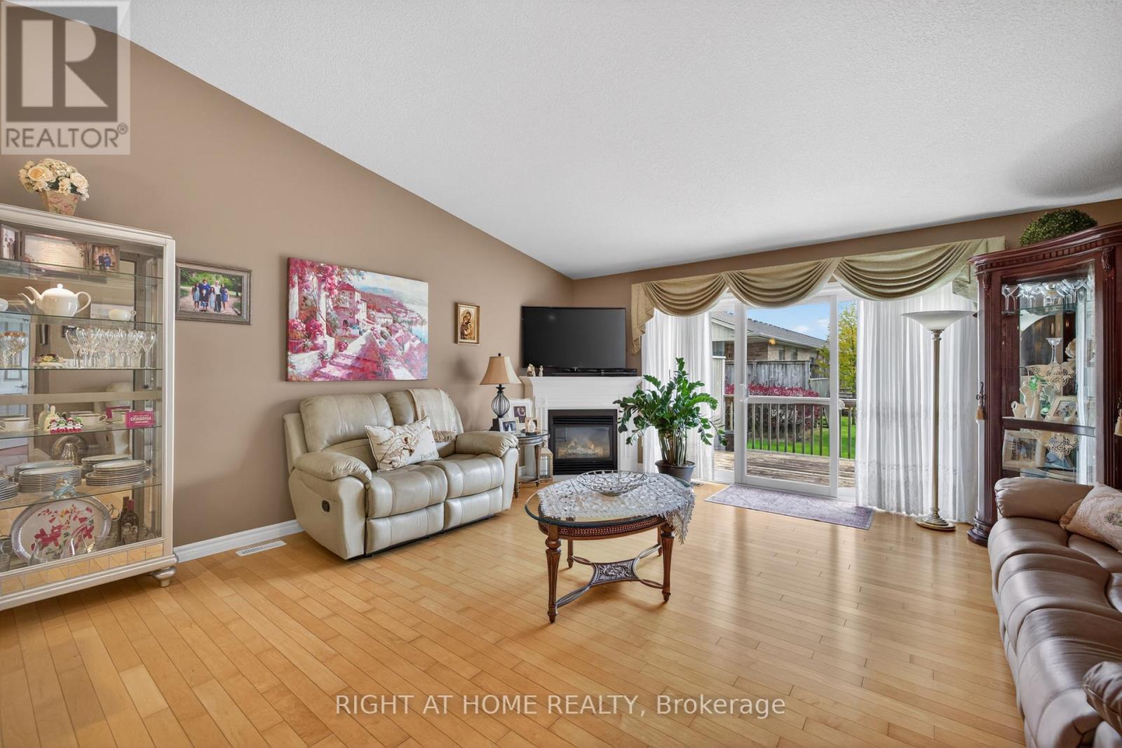 #21 2100 DENVIEW AVENUE - Image 23