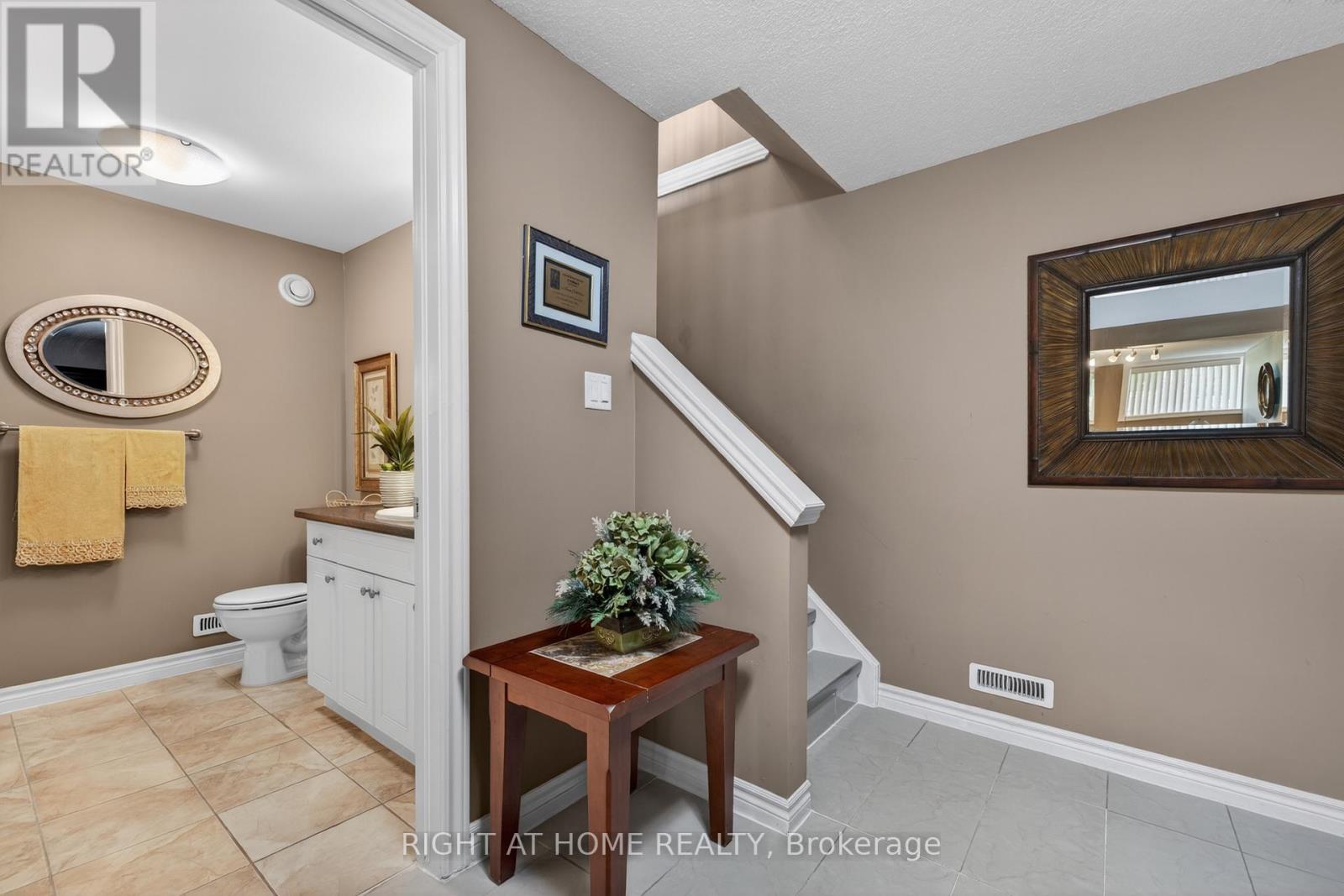 #21 2100 DENVIEW AVENUE - Image 28