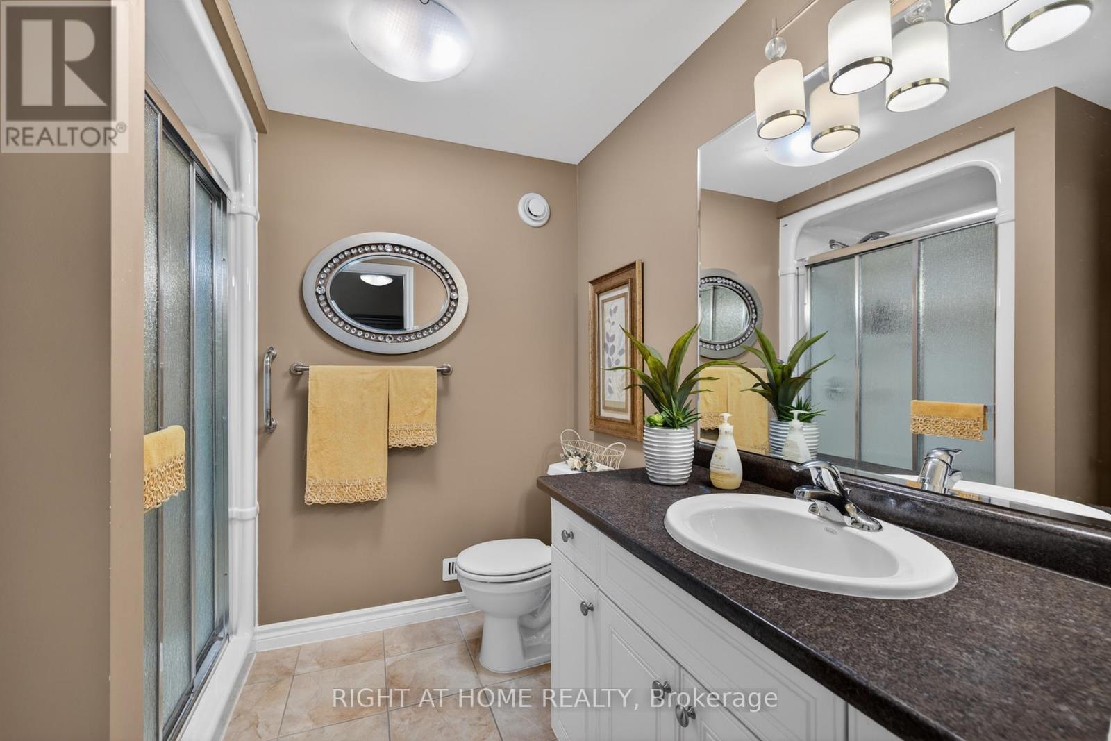 #21 2100 DENVIEW AVENUE - 29