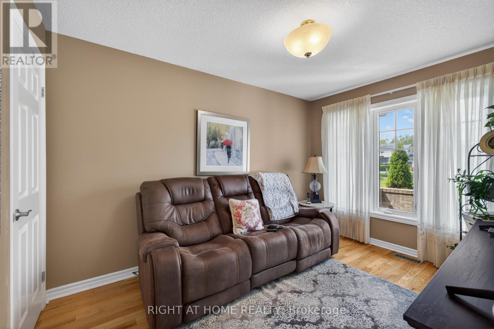 21 - 2100 DENVIEW AVENUE, London North (North S) — photo 7