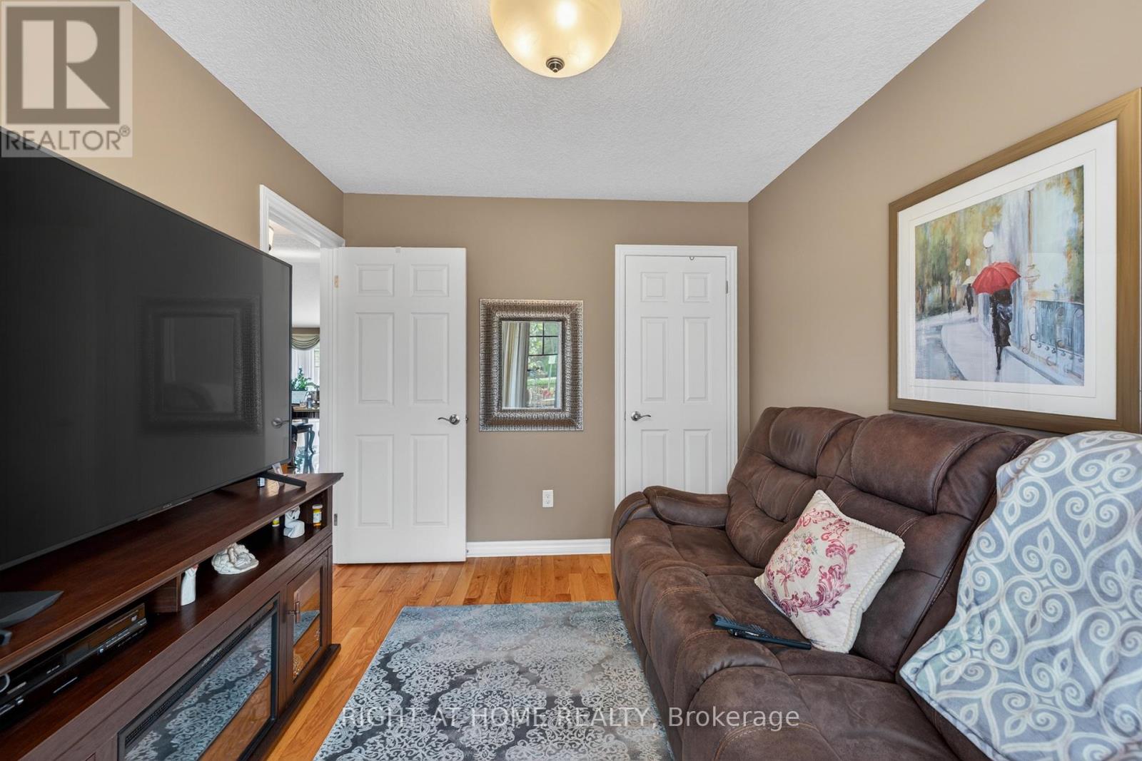 21 - 2100 DENVIEW AVENUE, London North (North S) — photo 8