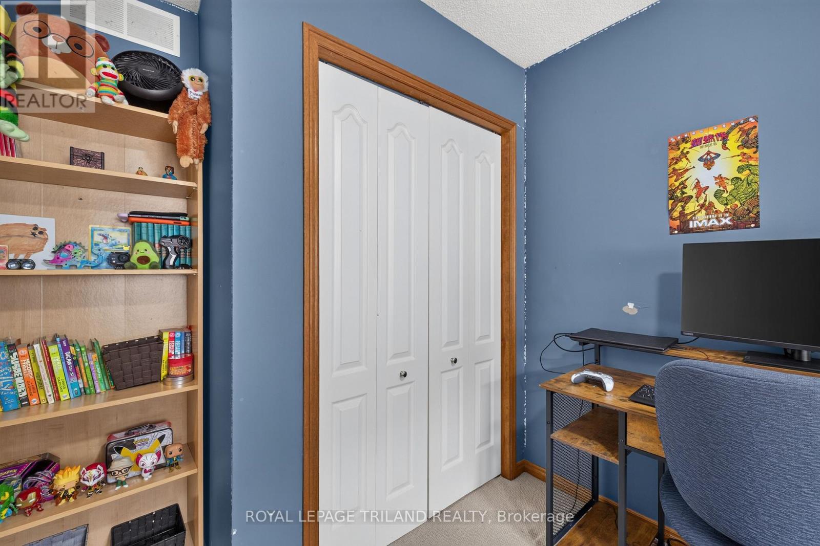 59 QUEENSWAY DRIVE - 23