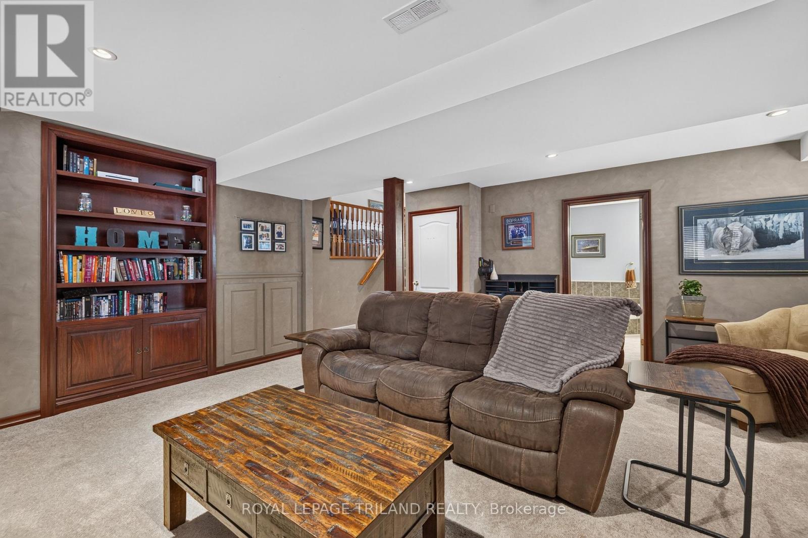 59 QUEENSWAY DRIVE - 28