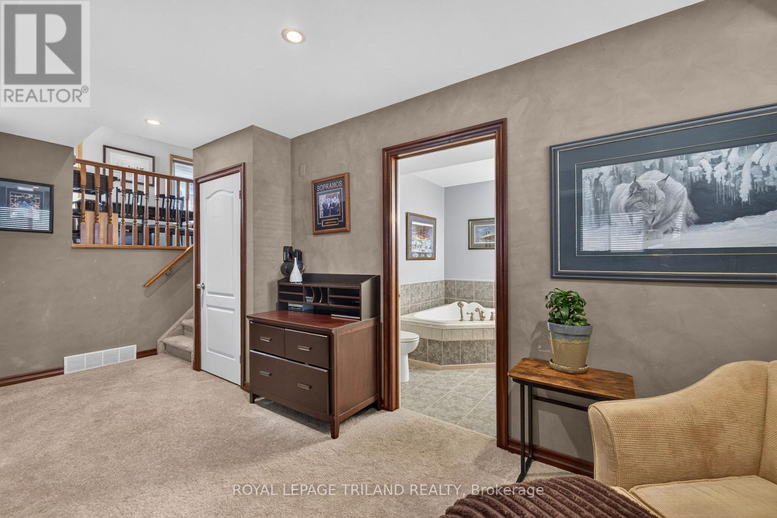 59 QUEENSWAY DRIVE - Image 29