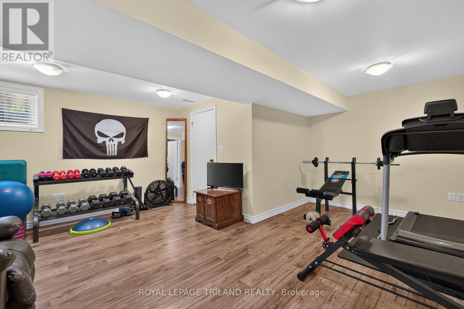 59 QUEENSWAY DRIVE - 33