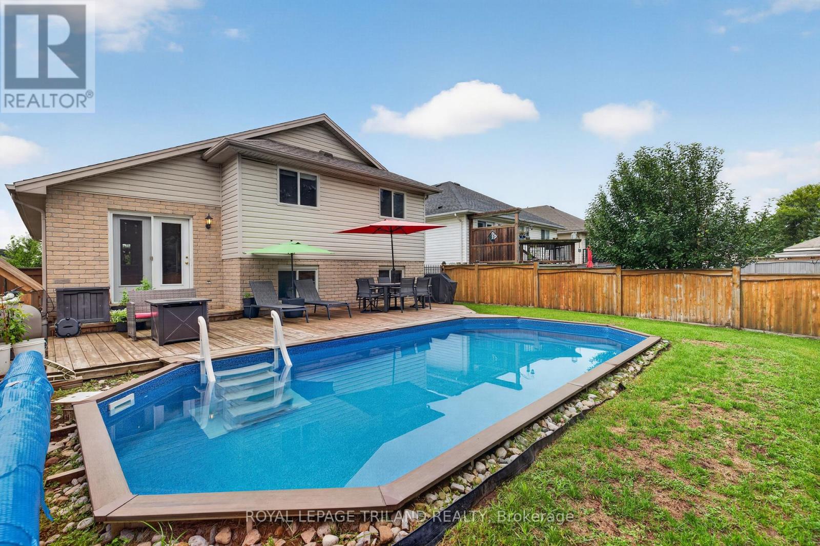 59 QUEENSWAY DRIVE - 41