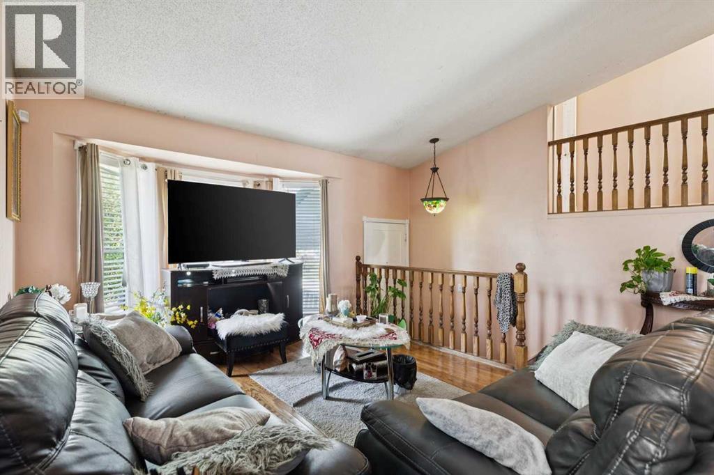 111 Riverbrook Road SE, Calgary — photo 3
