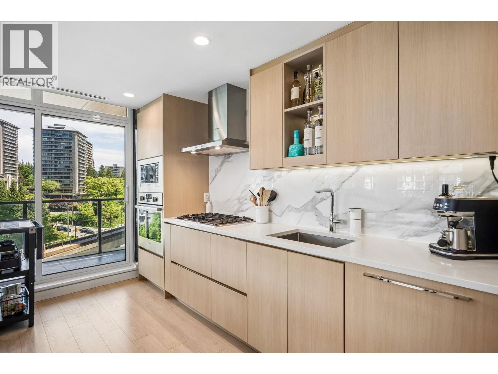 404 4880 LOUGHEED HIGHWAY, Burnaby — photo 4