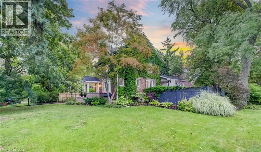 121 ALLEN Street W — photo 3