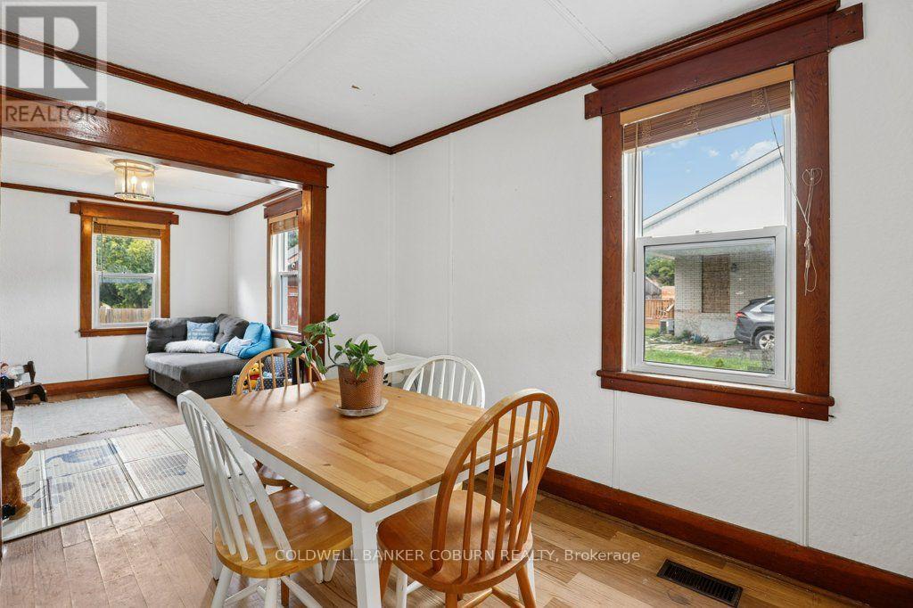 6674 FOURTH LINE ROAD S - Image 14